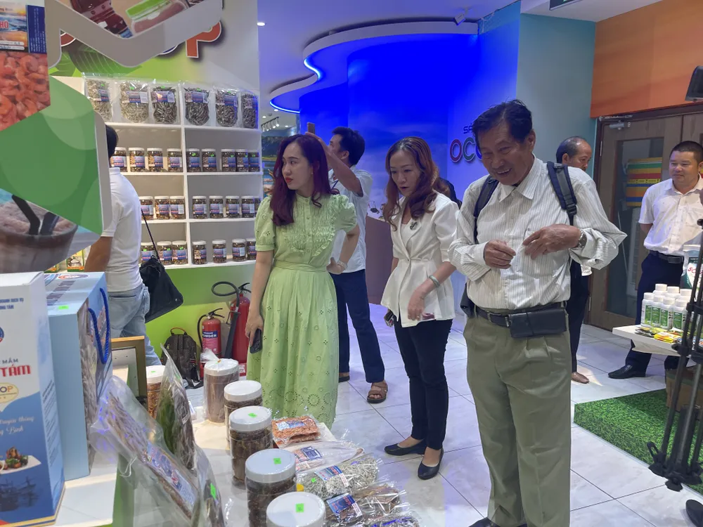 Nhiều doanh nghiệp TPHCM tham quan, tìm hiểu sản phẩm OCOP Quảng Bình