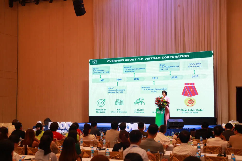 Bà Lê Nhật Thùy, Phó TGĐ cấp cao CPV trình bày tham luận tại diễn đàn