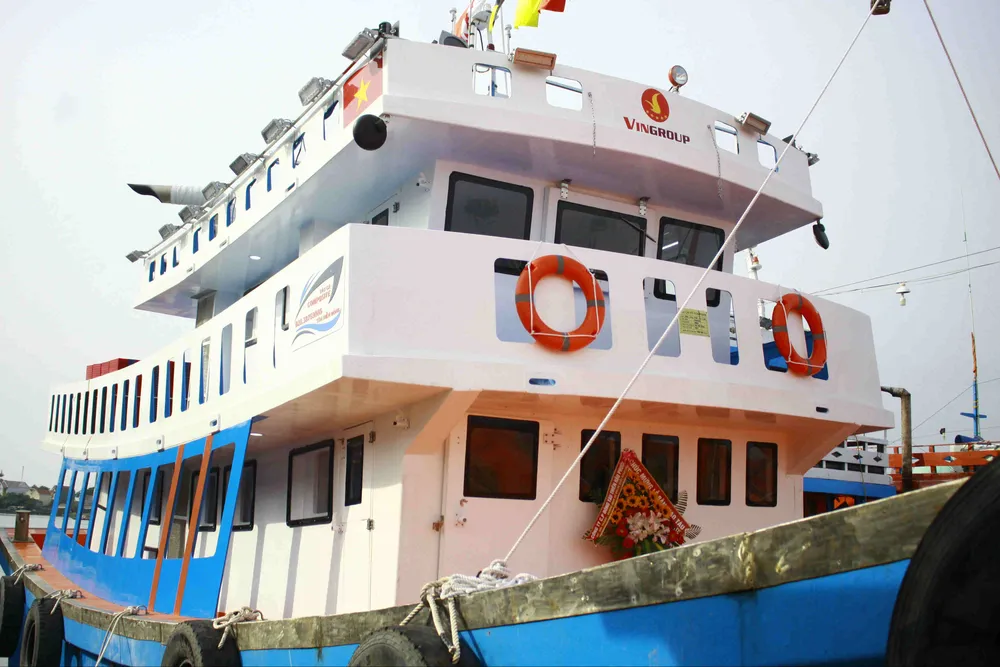Tàu cá composite đầu tiên tại Quảng Ngãi lắp máy nhãn hiệu Mỹ ảnh 3