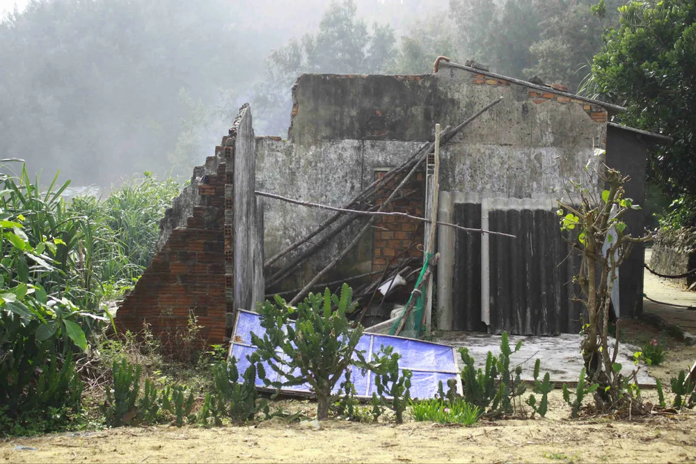 Quảng Ngãi: Dân “mất ăn mất ngủ” vì sạt lở bờ biển ảnh 3