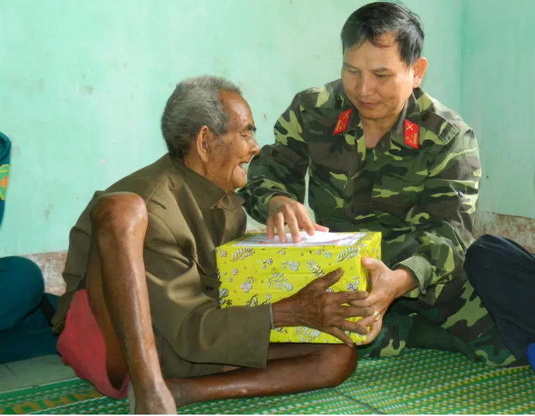 Ấm tình quân dân miền sơn cước ảnh 1