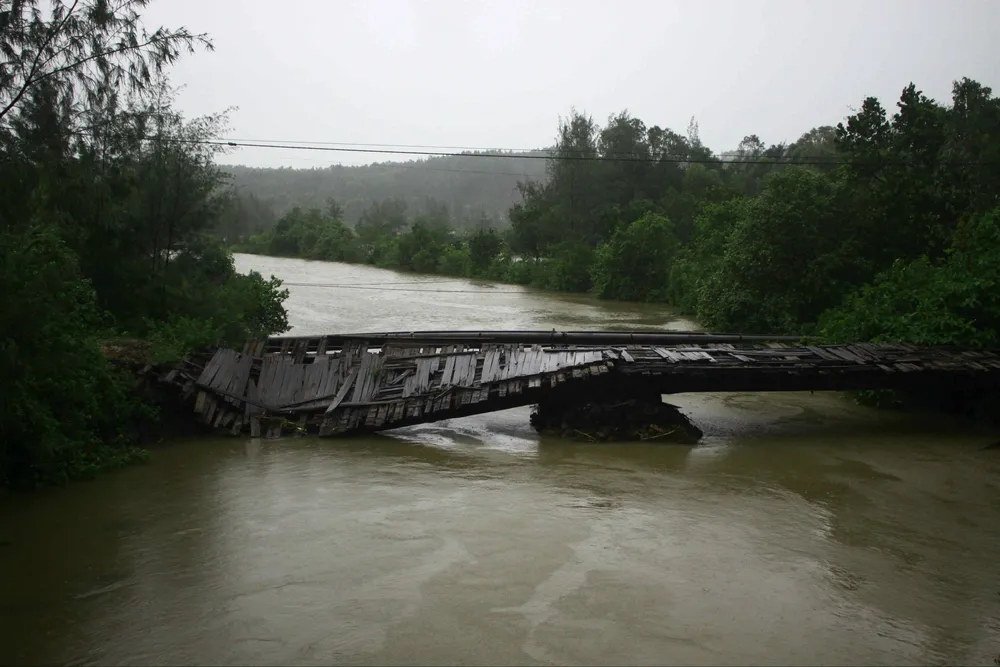 Quảng Ngãi: Hàng trăm nhà dân bị ngập, đã có 2 người chết ảnh 7