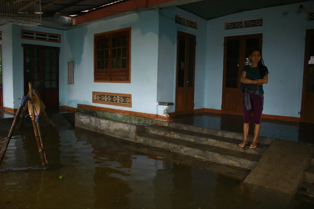 Quảng Ngãi: Hàng trăm nhà dân bị ngập, đã có 2 người chết ảnh 6