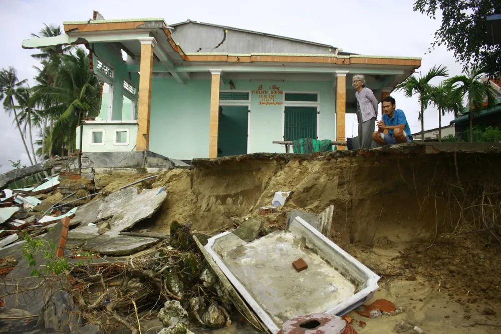 Triều cường tiếp tục lấn sâu gây sạt lở nhà dân ở Quảng Ngãi ảnh 3