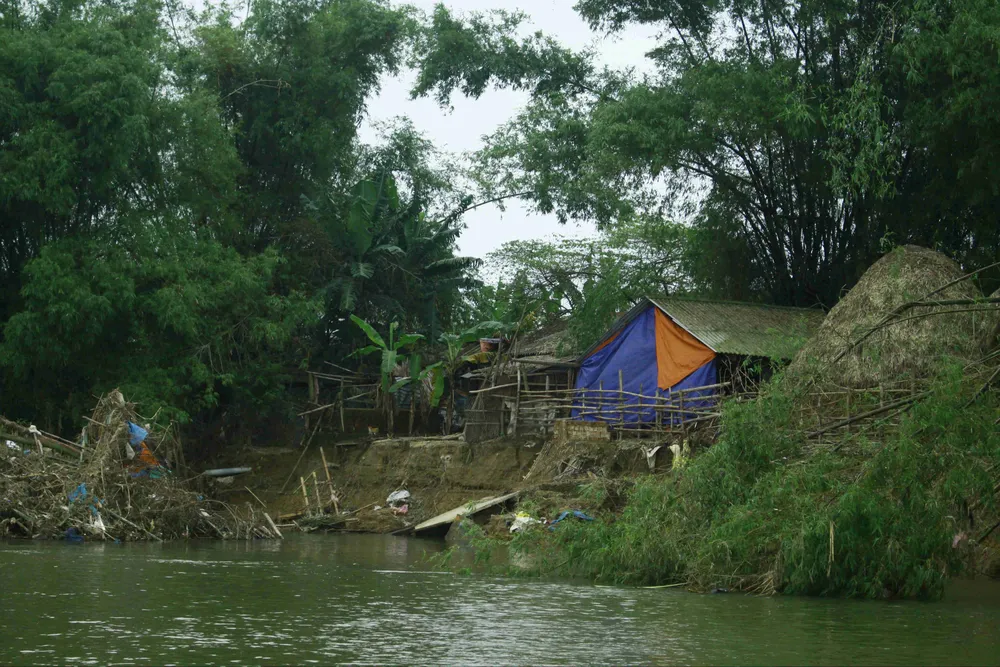 Sông Trà Bồng sạt lở nghiêm trọng đe dọa hàng trăm hộ dân ảnh 3