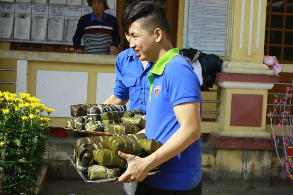 Tuổi trẻ Quảng Ngãi mang xuân đến vùng cao Sơn Tây ảnh 7