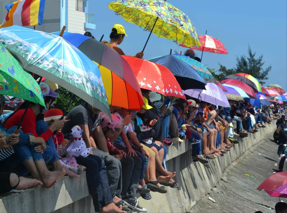 Tứ linh đua thuyền khai hội Lý Sơn ảnh 2