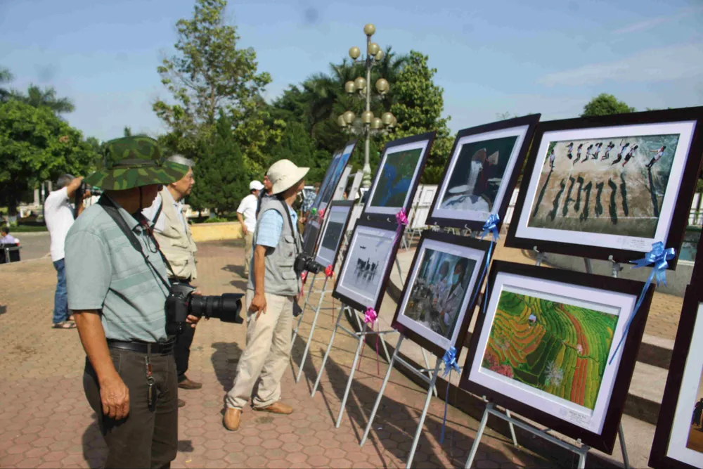Khai mạc liên hoan ảnh nghệ thuật khu vực Nam Trung Bộ và Tây Nguyên lần thứ 23 ảnh 6