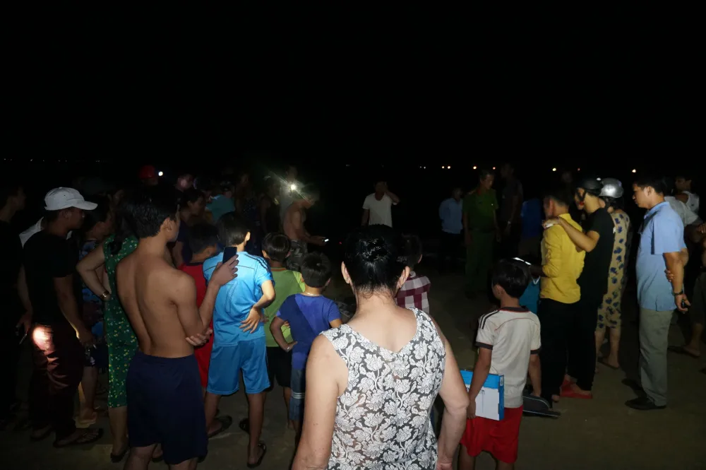 Tắm biển, 3 học sinh bị đuối nước tử vong ảnh 1