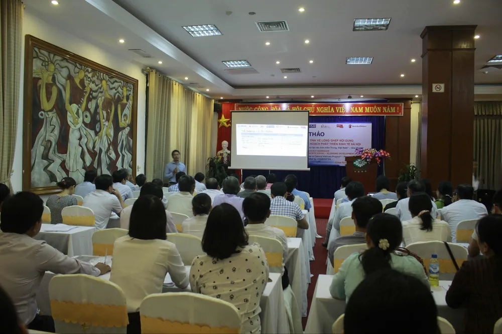 Tìm giải pháp lồng ghép phòng chống thiên tai vào phát triển kinh tế ảnh 1