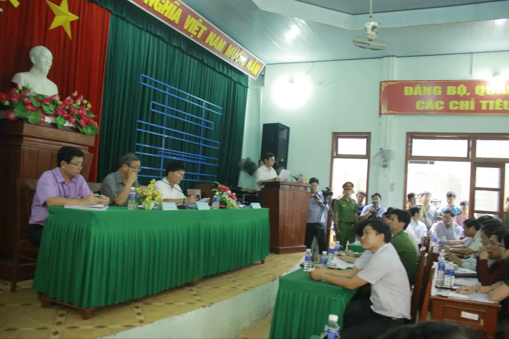 Tỉnh Quảng Ngãi yêu cầu người dân không ngăn cản, nhanh chóng xử lý rác tồn đọng ở Sa Huỳnh ảnh 1