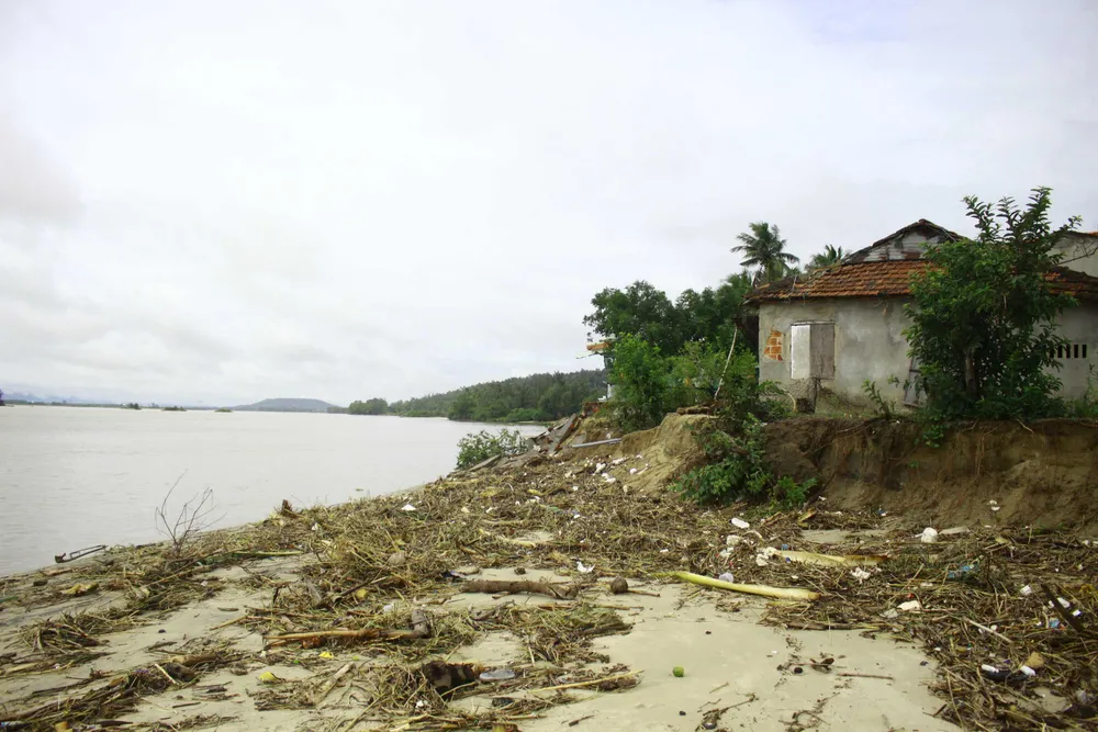 4 khu vực sạt lở bờ biển ở Quảng Ngãi cần khắc phục khẩn ảnh 1