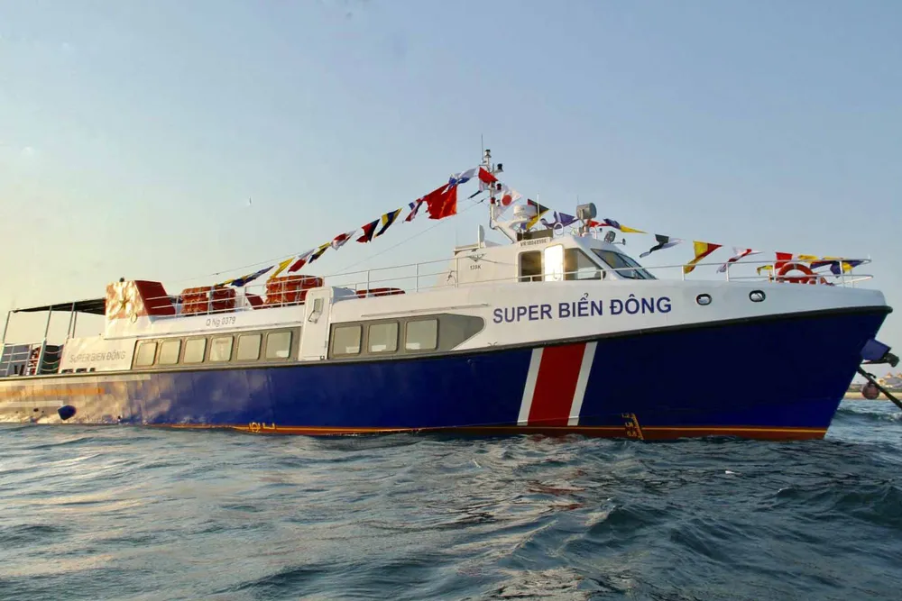 Tàu siêu tốc đâm chìm tàu cá  ảnh 1