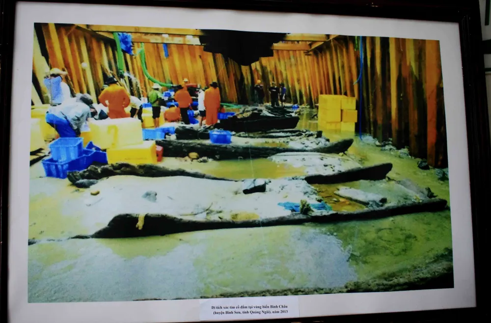 Trưng bày Bảo vật Quốc gia và hiện vật tàu cổ đắm trên vùng biển Quảng Ngãi ảnh 3