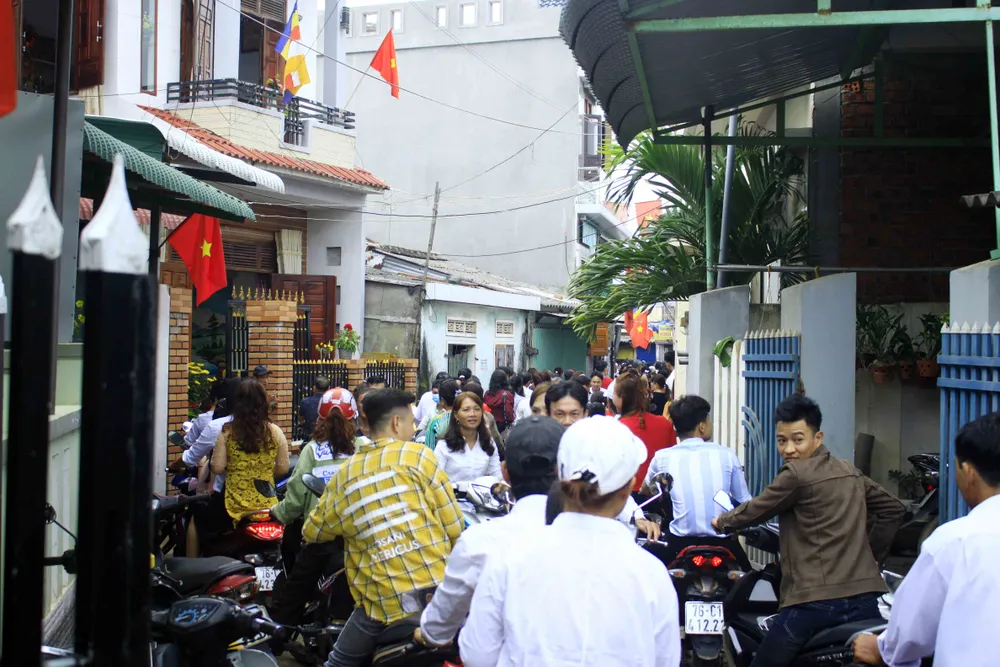 Mùng 1, hái lộc đầu năm với ngư dân Quảng Ngãi ảnh 1