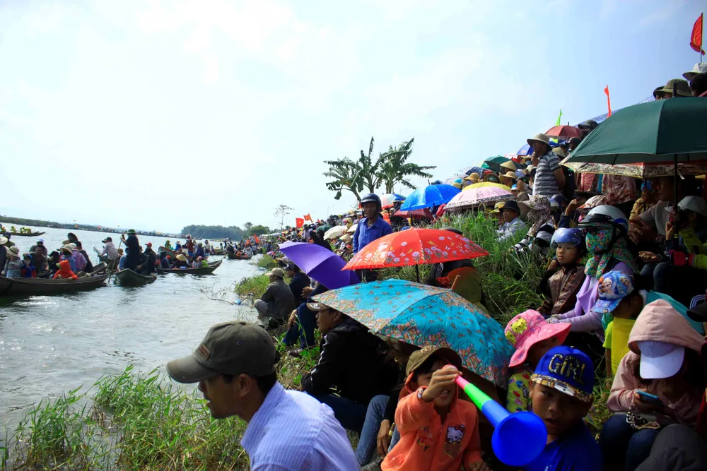 Nét đẹp lễ hội đua thuyền vùng sông nước ở Quảng Ngãi ảnh 2