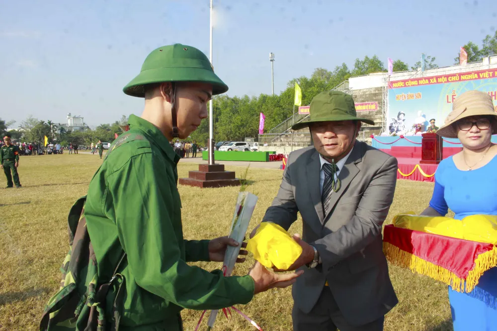 Thanh niên cả nước nô nức nhập ngũ bảo vệ Tổ quốc ảnh 3