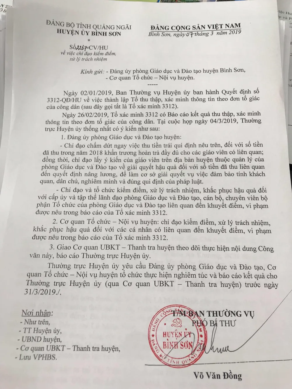 Chuyện lạ ở Quảng Ngãi: Thu phí 10.000 đồng/quyết định nâng lương giáo viên suốt 12 năm qua ảnh 1