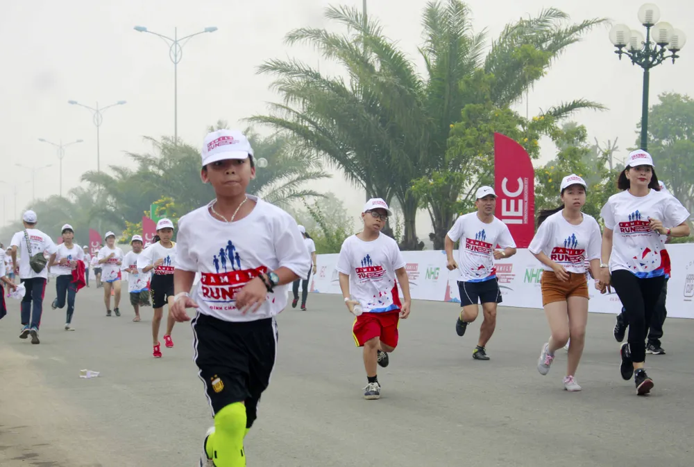 Hơn 2.000 gia đình tham gia chương trình “Gia đình chạy vì tương lai cùng IEC” ảnh 2