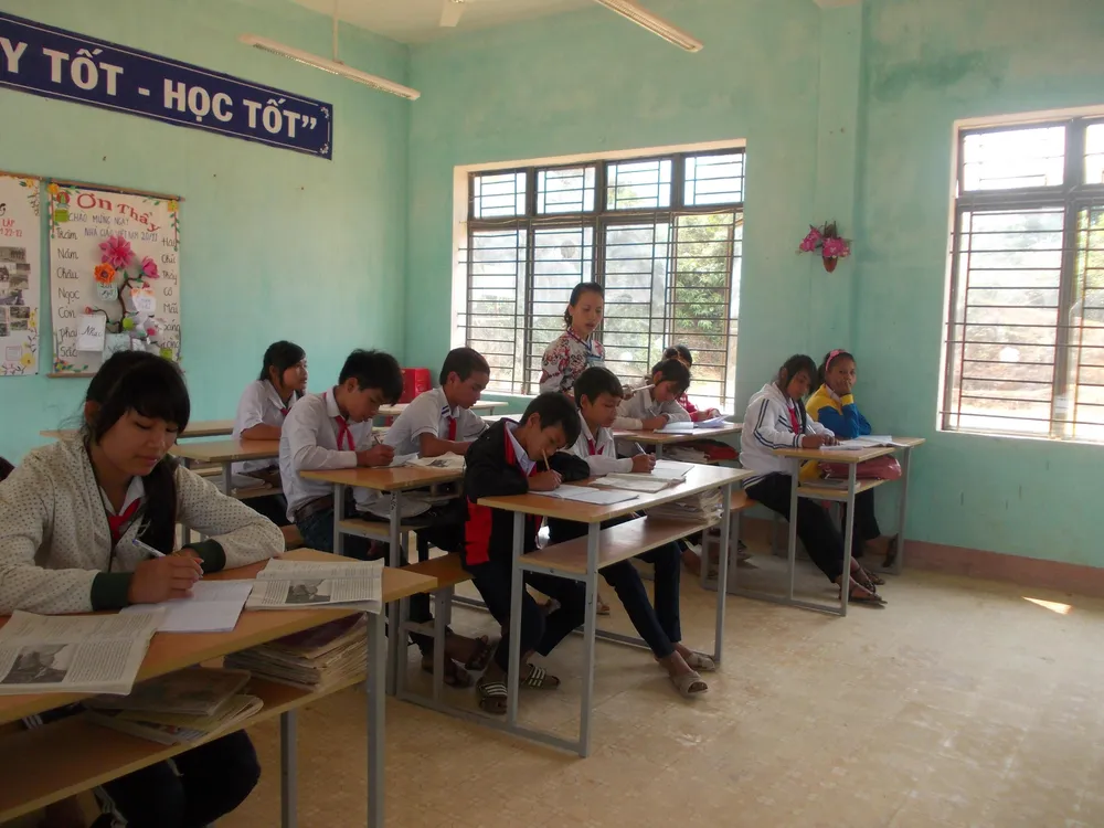 Hàng trăm giáo viên hợp đồng chưa được trả lương suốt 4 tháng ảnh 1