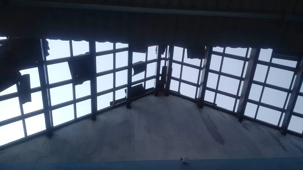 Quảng Ngãi: Gió lốc khiến 3 nhà dân bị tốc mái ảnh 1