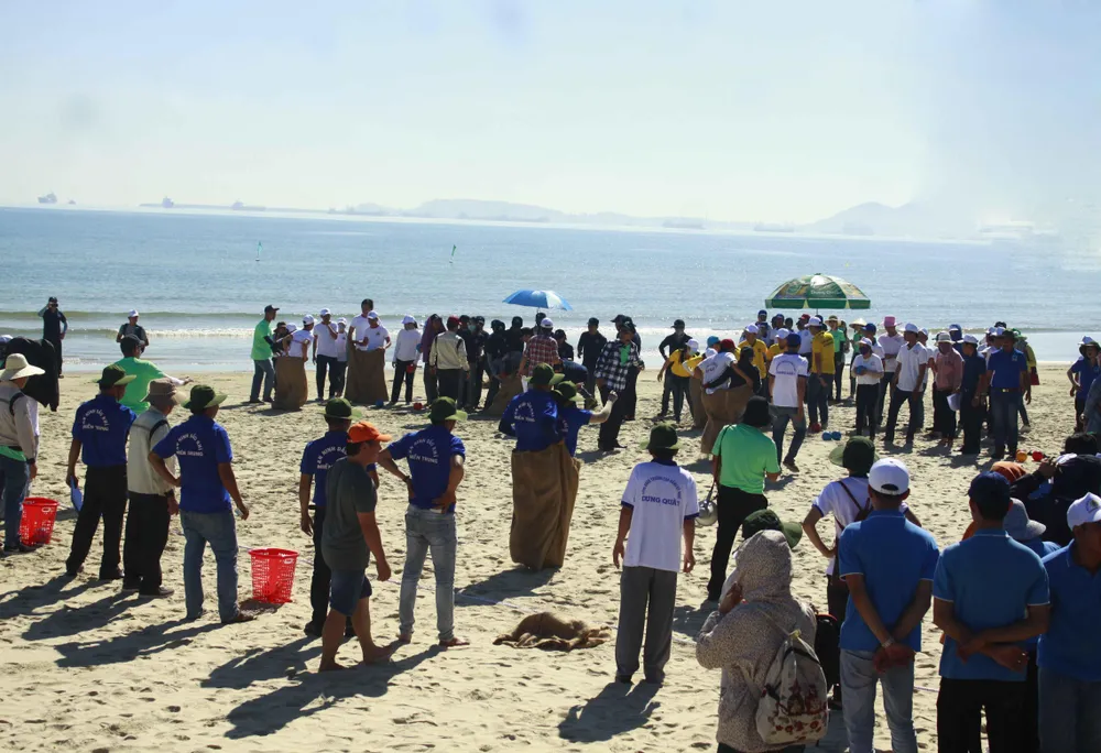 Quảng Ngãi: Hơn 1.000 công nhân tham gia Ngày hội công nhân ảnh 1