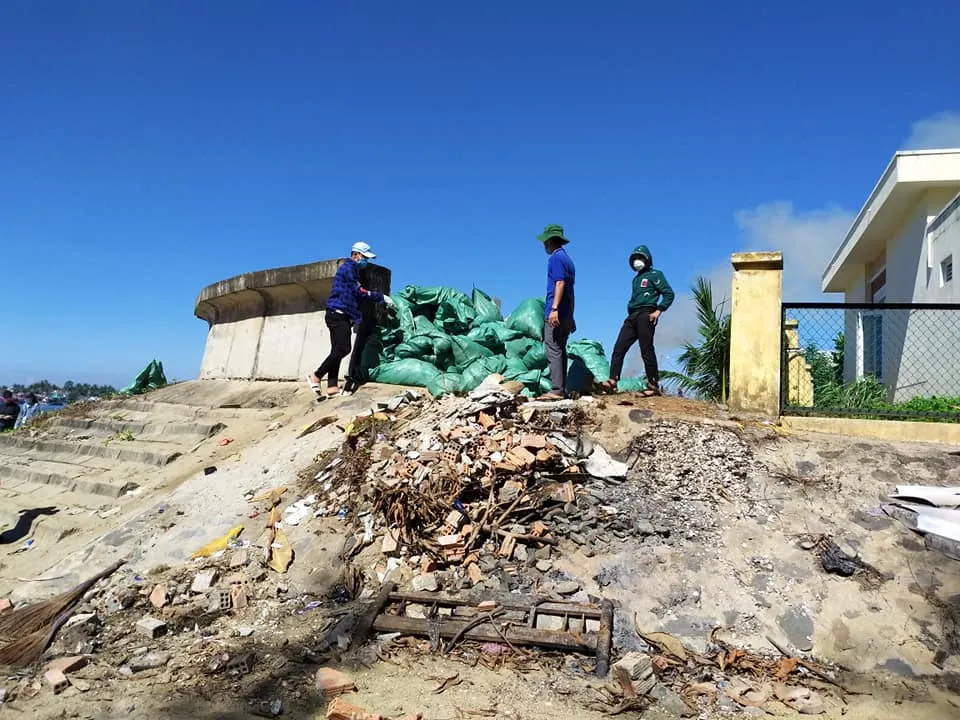 Quảng Ngãi: 2.000 người tham gia chiến dịch “Hãy làm sạch biển” ảnh 5