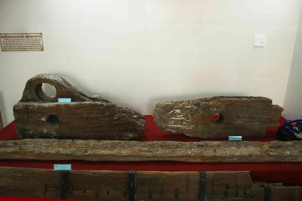 Đoàn chuyên gia tìm hiểu về văn hóa Sa Huỳnh và tàu đắm cổ tại Quảng Ngãi ảnh 6