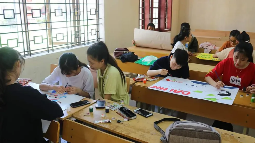 Vẽ hình HLV Park Hang-seo để cổ vũ thí sinh THPT Quốc gia năm 2019 ảnh 13