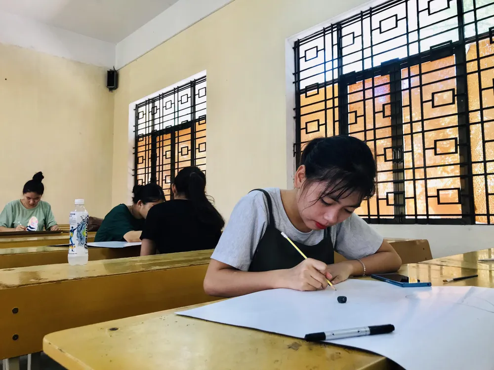 Vẽ hình HLV Park Hang-seo để cổ vũ thí sinh THPT Quốc gia năm 2019 ảnh 4