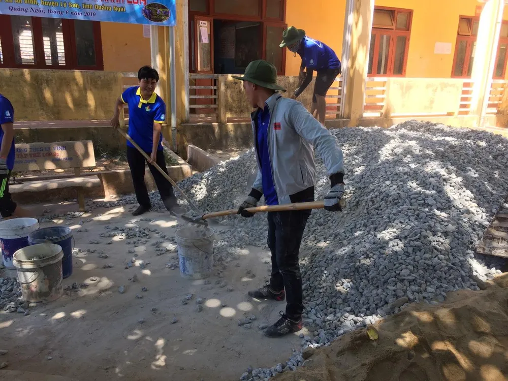 Đoàn khối các cơ quan Trung ương ra quân “Tuổi trẻ với biển đảo quê hương” ảnh 4