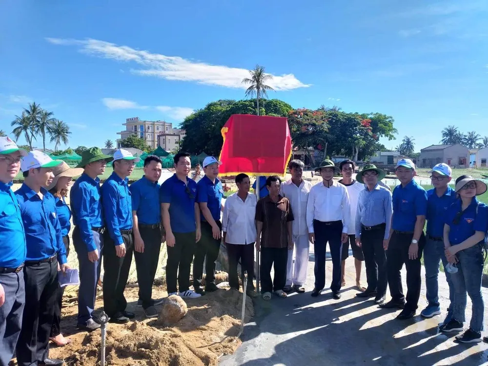 Đoàn khối các cơ quan Trung ương ra quân “Tuổi trẻ với biển đảo quê hương” ảnh 2