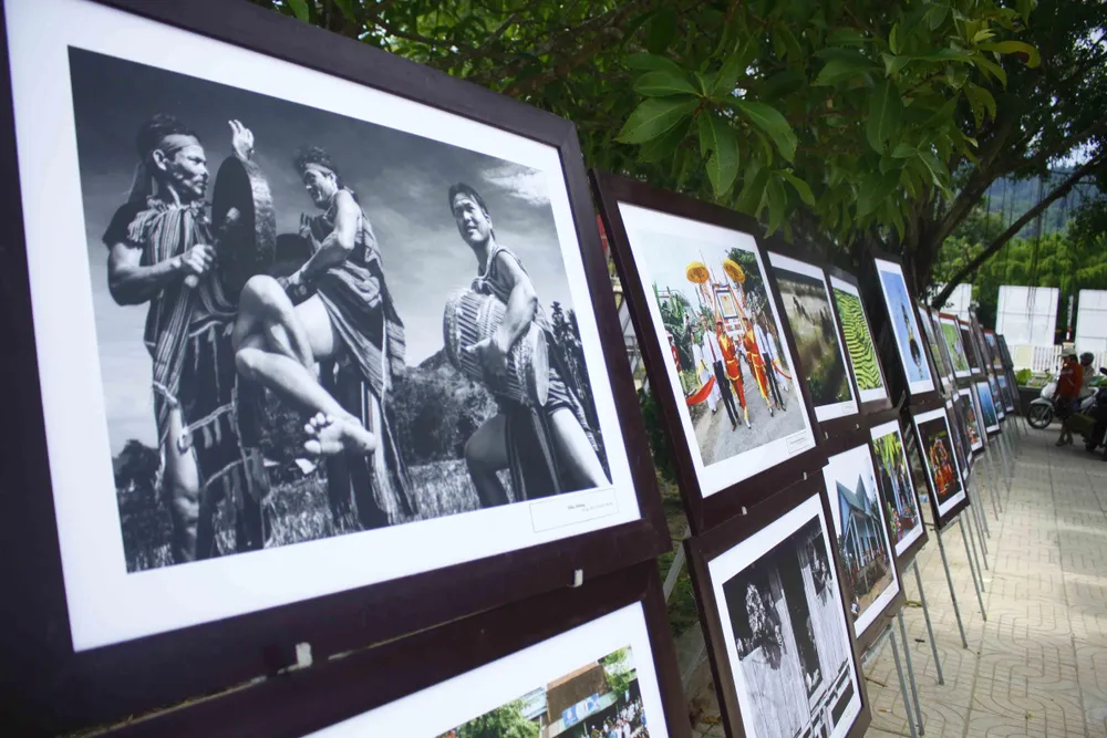 Triển lãm ảnh Đất nước - Con người Trà Bồng và miền Tây Quảng Ngãi ảnh 5