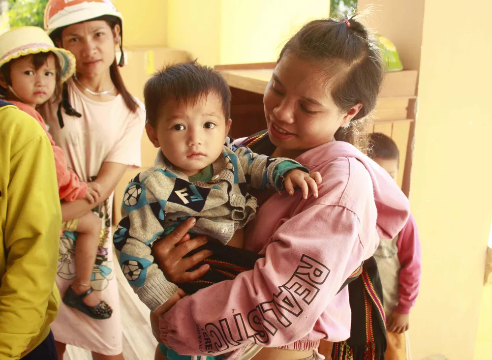 Mang trung thu đến với trẻ em vùng núi Sơn Tây ảnh 8