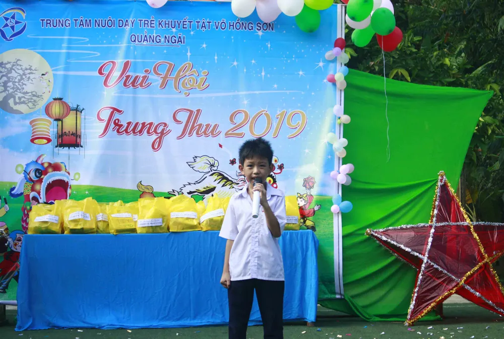 Tết Trung thu ở Trung tâm Nuôi dạy trẻ khuyết tật Võ Hồng Sơn ảnh 7