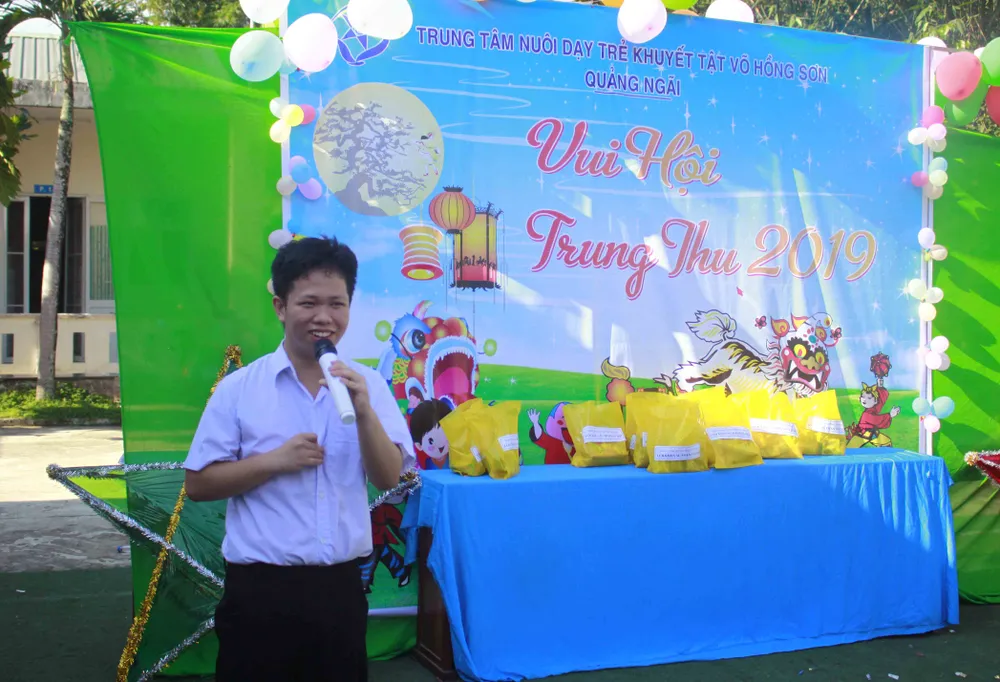 Tết Trung thu ở Trung tâm Nuôi dạy trẻ khuyết tật Võ Hồng Sơn ảnh 8