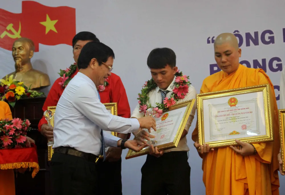 Vinh danh 9 công dân tiêu biểu tỉnh Quảng Ngãi ảnh 1