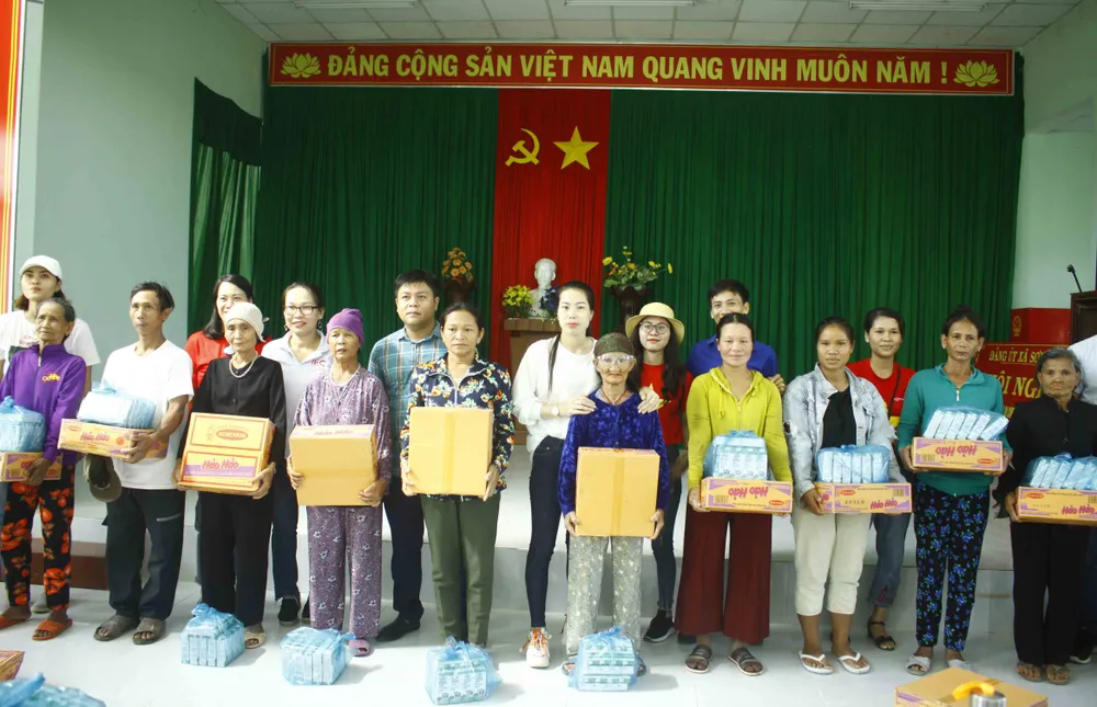 Chia sẻ “mùa đông không lạnh” với người dân vùng núi Quảng Ngãi ảnh 1