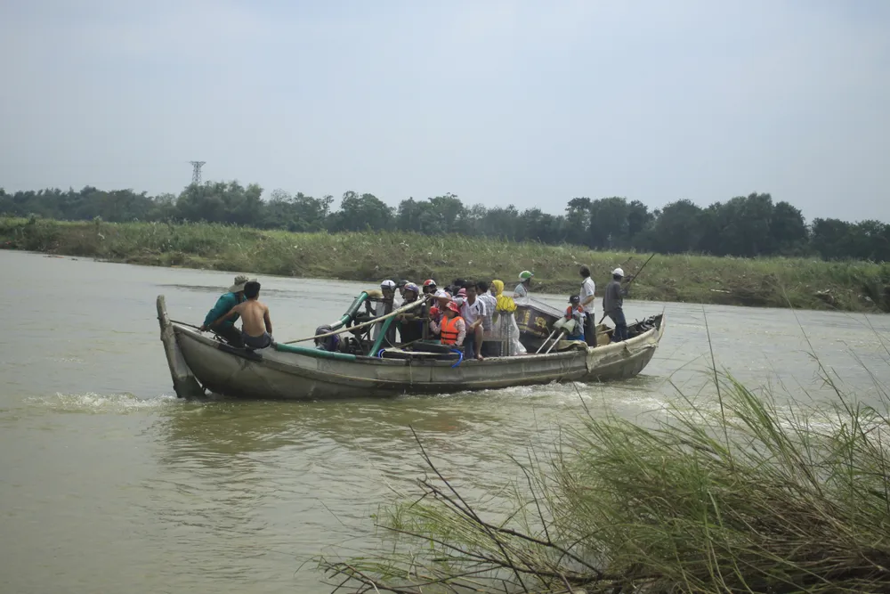Nguy hiểm vượt sông Trà Khúc ảnh 5