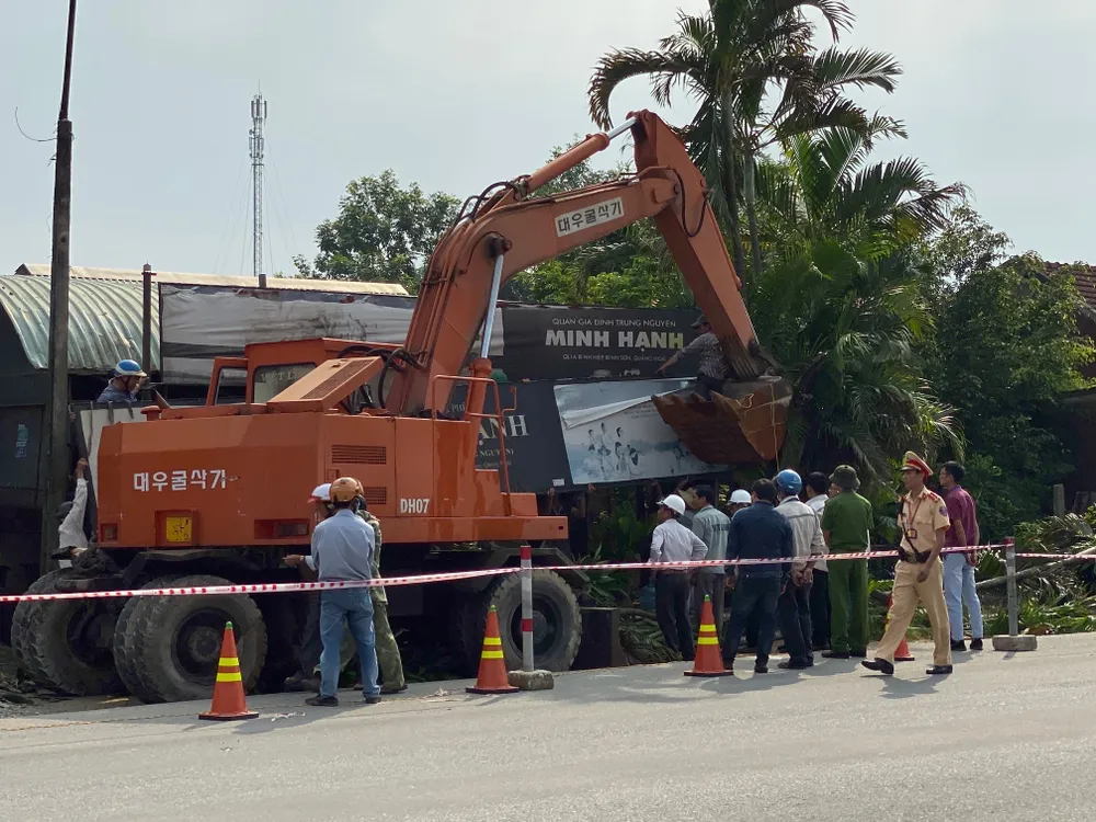  Cưỡng chế giao mặt bằng nâng cấp, mở rộng Quốc lộ 1A ảnh 2