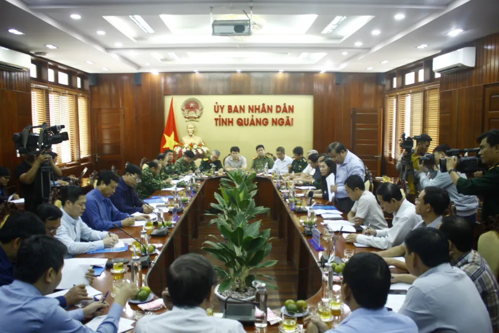 Bộ trưởng Nguyễn Xuân Cường: Phải cảnh báo trước cho người dân là cơn bão số 6 rất lớn ảnh 1