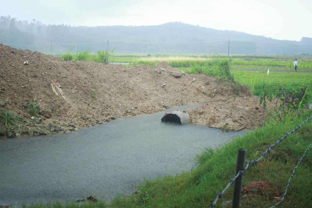 Đã quá 330 ngày chờ lún, vòng xoay Dung Quất nối cao tốc Đà Nẵng - Quảng Ngãi vẫn ngổn ngang ảnh 13