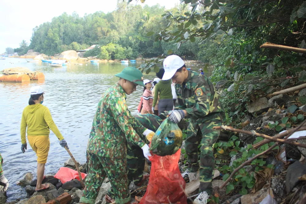 Phát động “Tử tế với sông Trà Bồng” ảnh 5