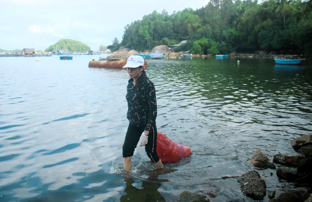 Phát động “Tử tế với sông Trà Bồng” ảnh 8