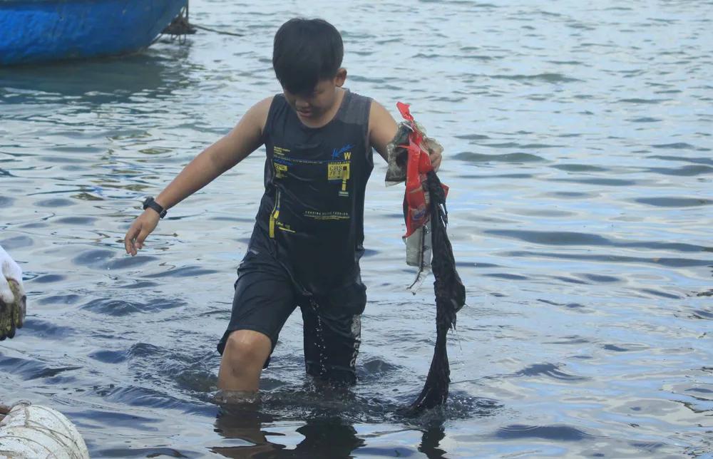 Phát động “Tử tế với sông Trà Bồng” ảnh 9