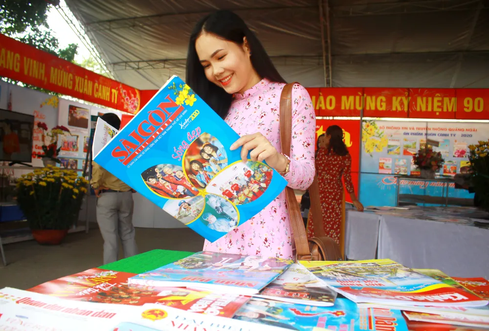 Quảng Ngãi: Nhộn nhịp chợ hoa sớm, hội xuân khai mở ảnh 16