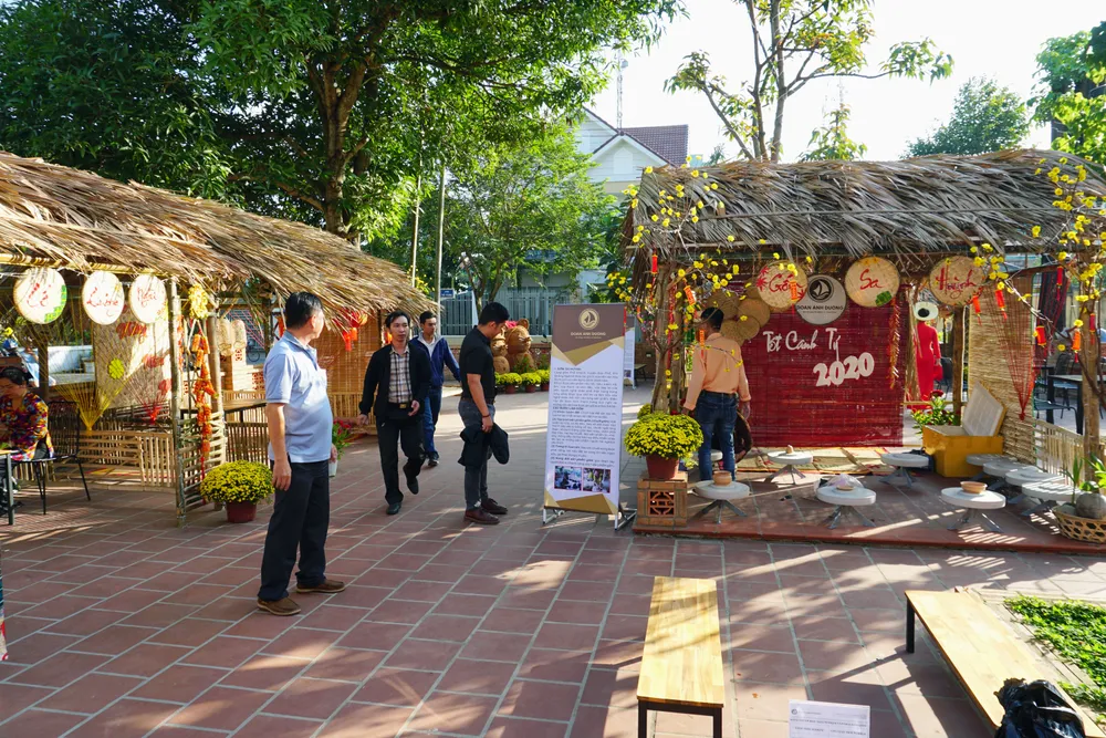 Quảng Ngãi: Nhộn nhịp chợ hoa sớm, hội xuân khai mở ảnh 13