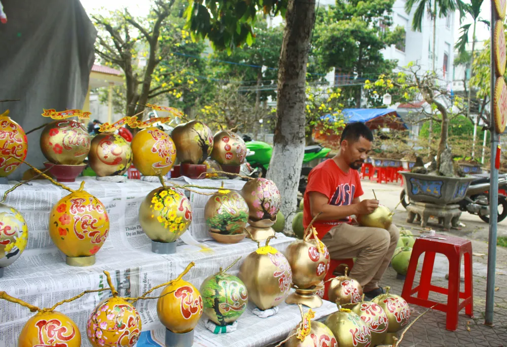 Quảng Ngãi: Nhộn nhịp chợ hoa sớm, hội xuân khai mở ảnh 11