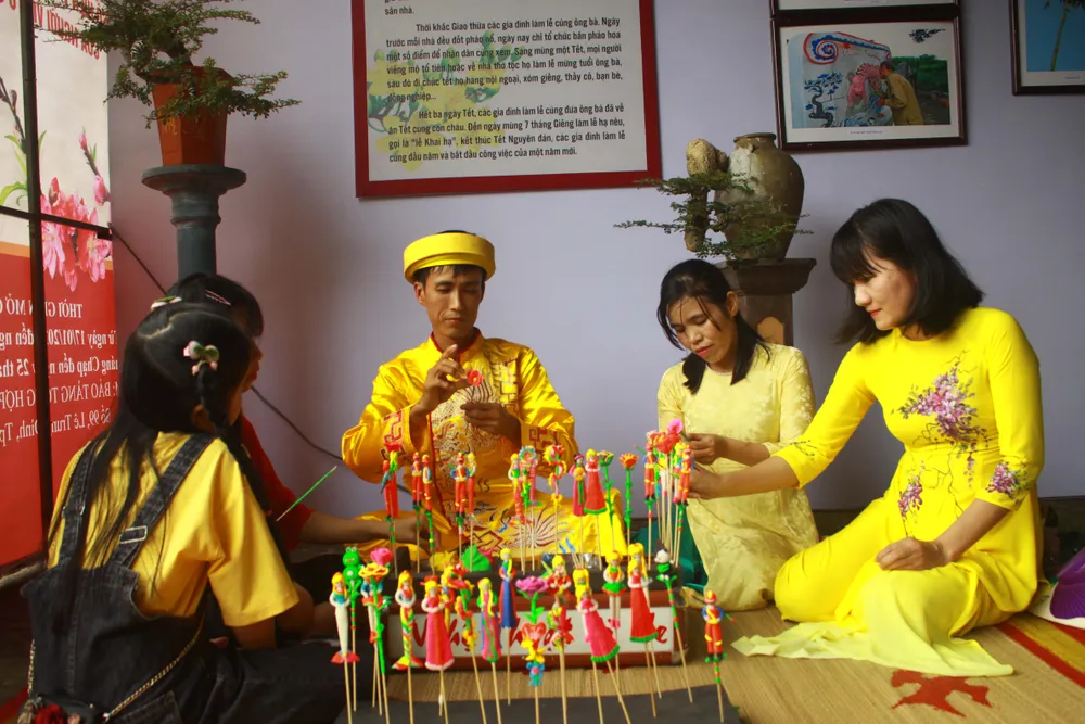 Quảng Ngãi: Nhộn nhịp chợ hoa sớm, hội xuân khai mở ảnh 15