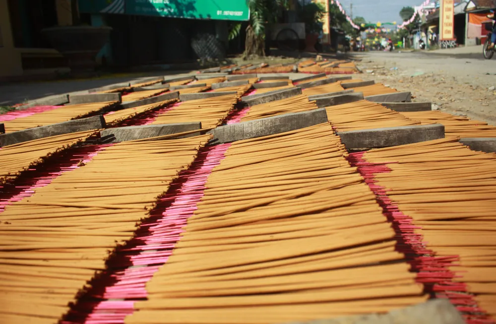 Nghề làm nhang ở phố xưa Thu Xà ảnh 3